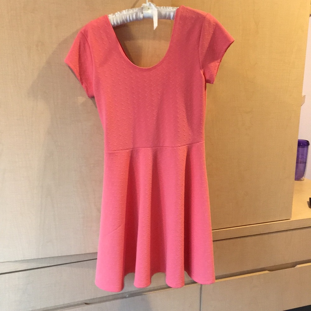 Short sleeved dress